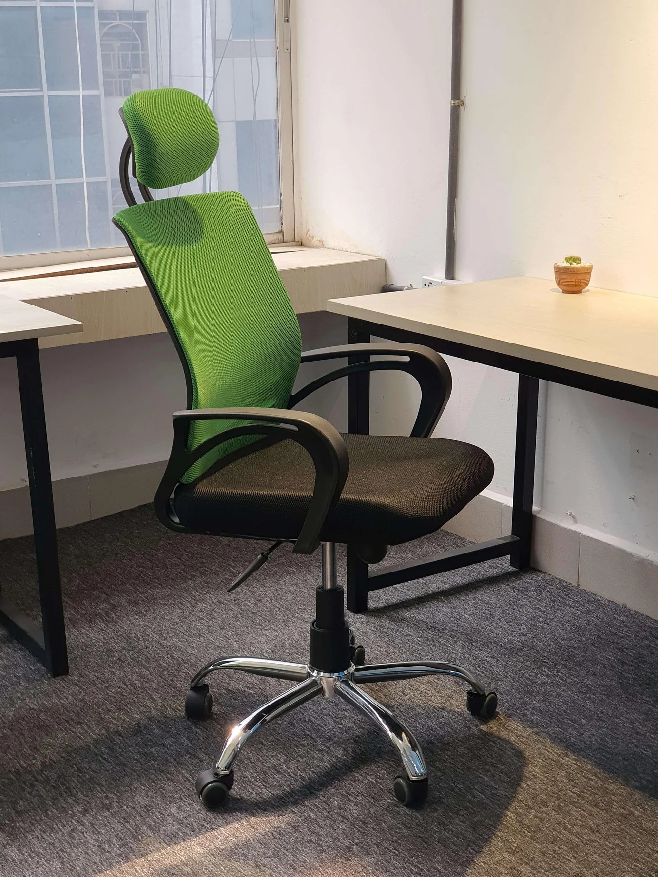 Neva Nexus Chair