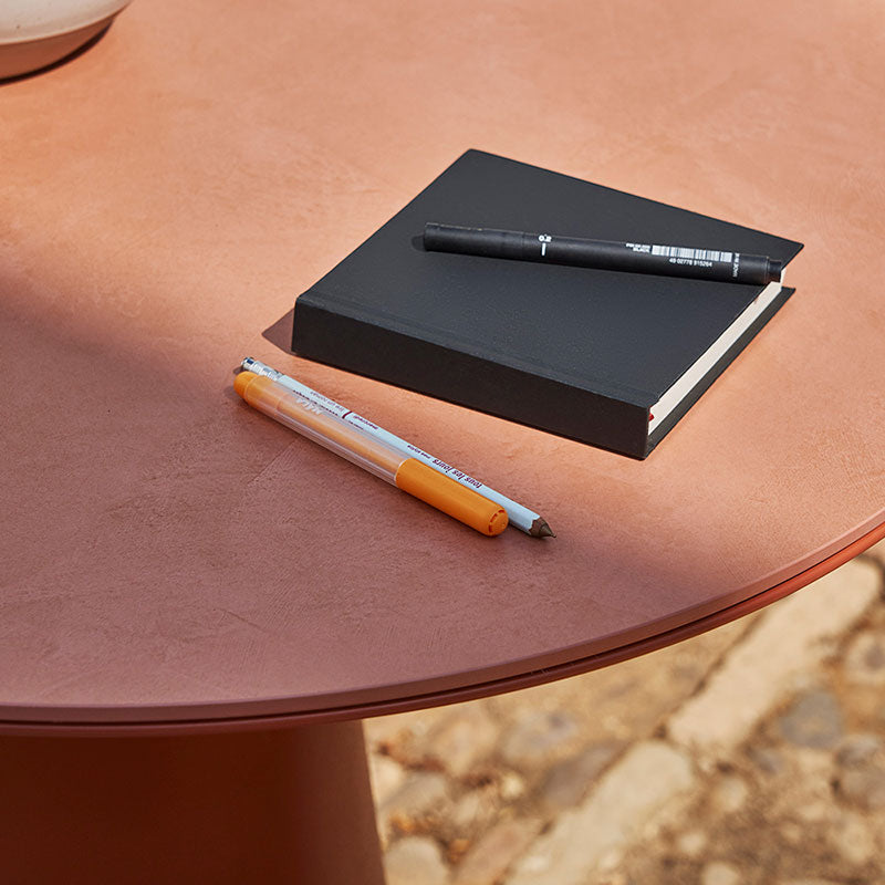 Neva Cloud Table