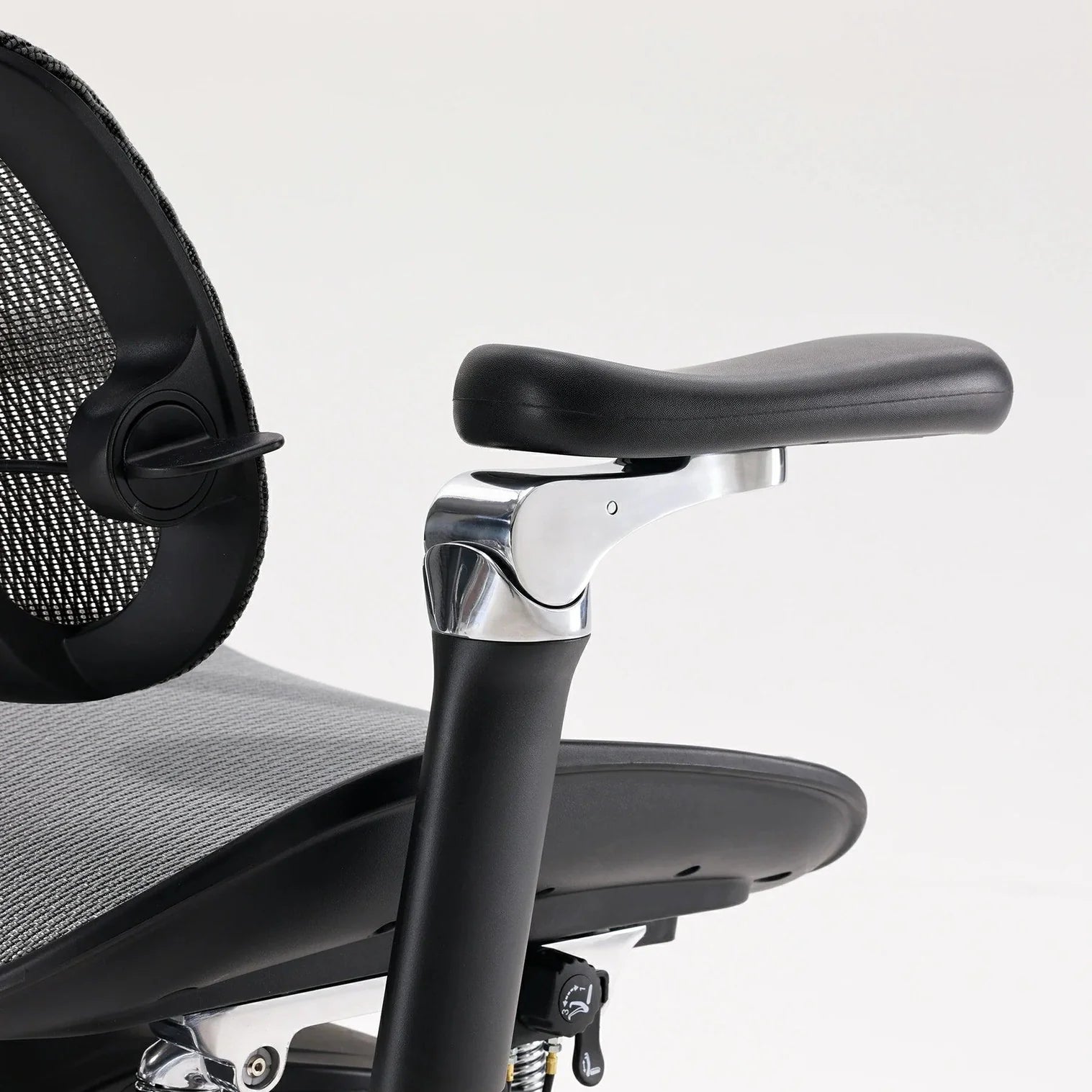 Sihoo Doro S300 "Gravity-Defying" Ergonomic Chair