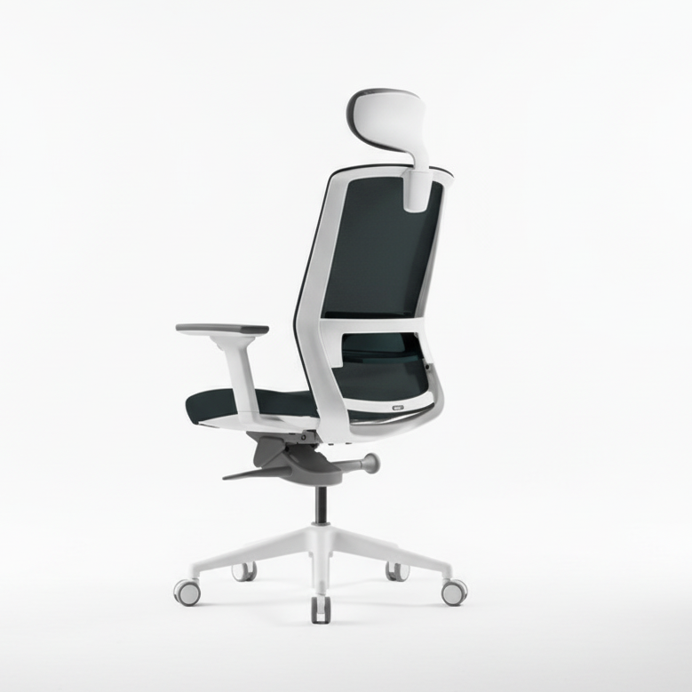 Bestuhl J17 Chair